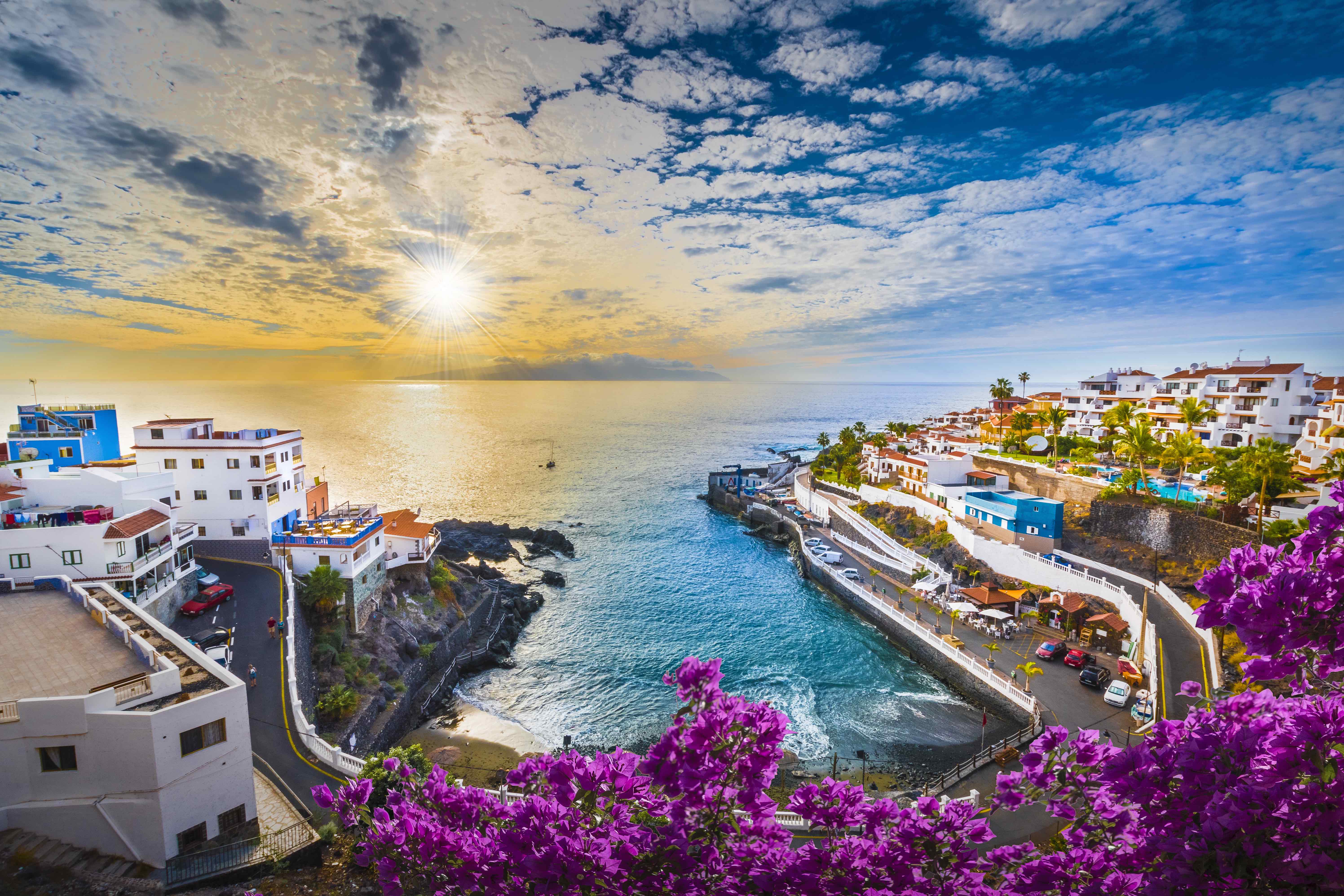 Book cruises to the Canaries Online And Save