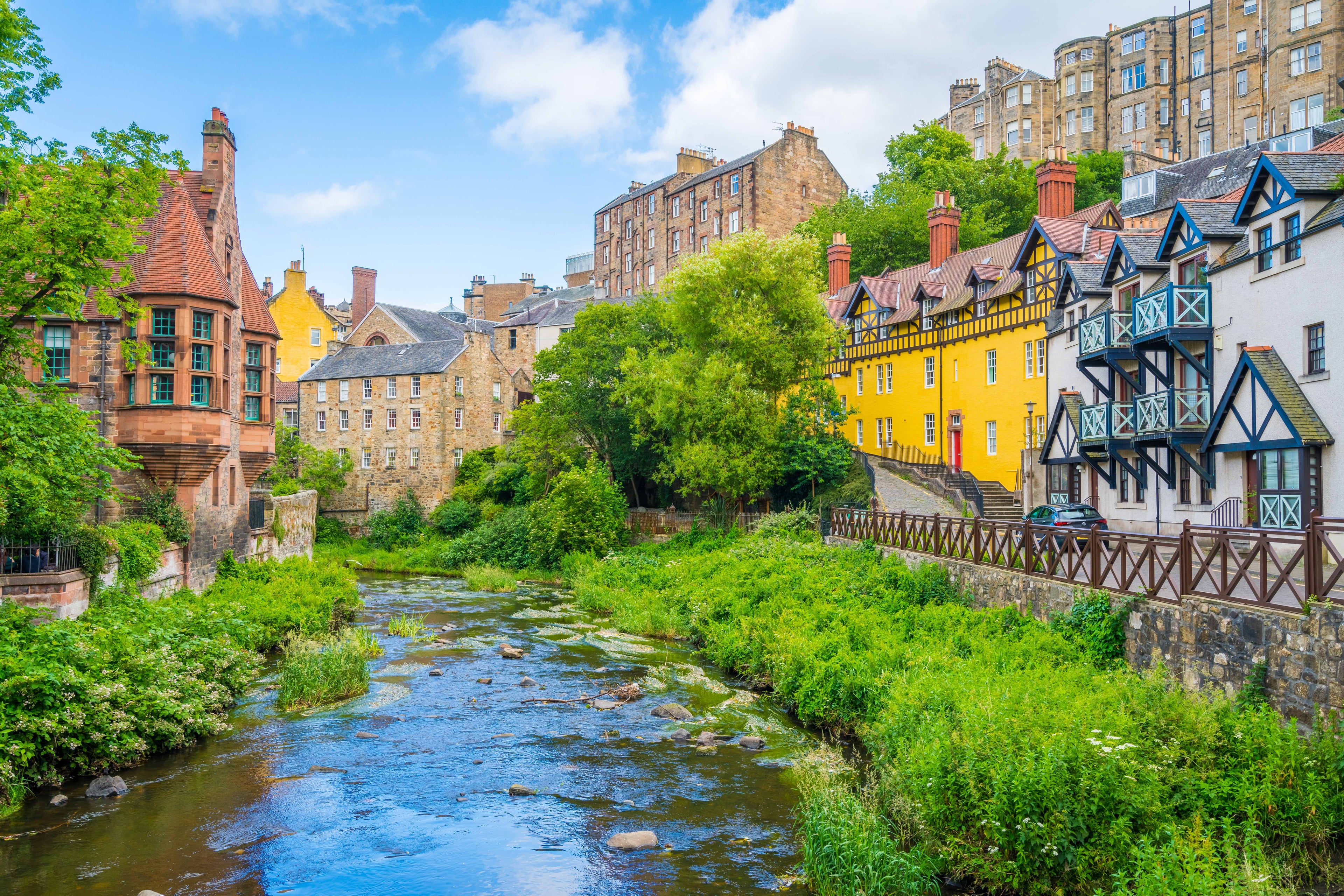 Book cruises to the United Kingdom Online And Save