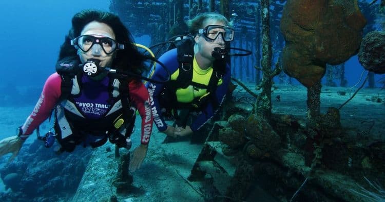 Buceo de 2 tanques con equipo