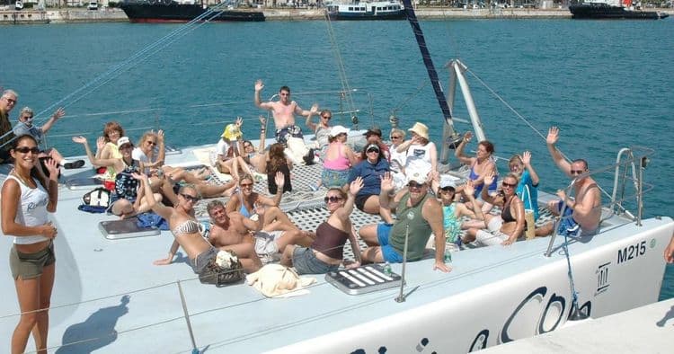 Catamarán definitivo: vela, snorkel, natación