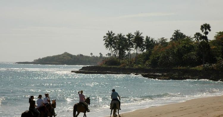 Cabalgata en la playa