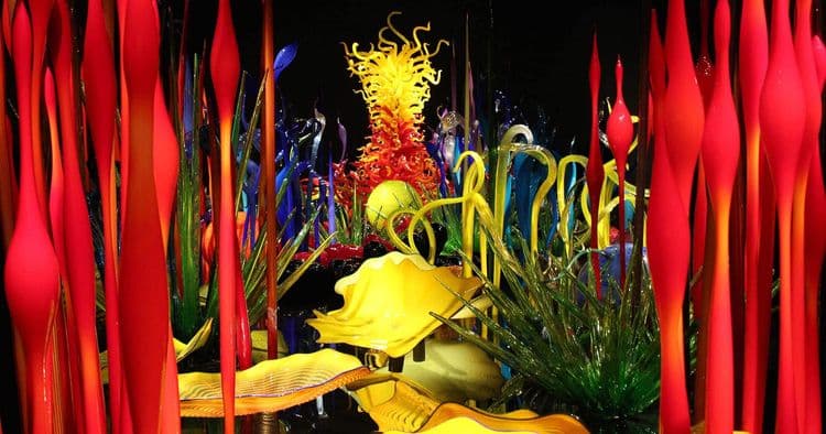 Aguja Espacial y Jardín de Vidrio Chihuly