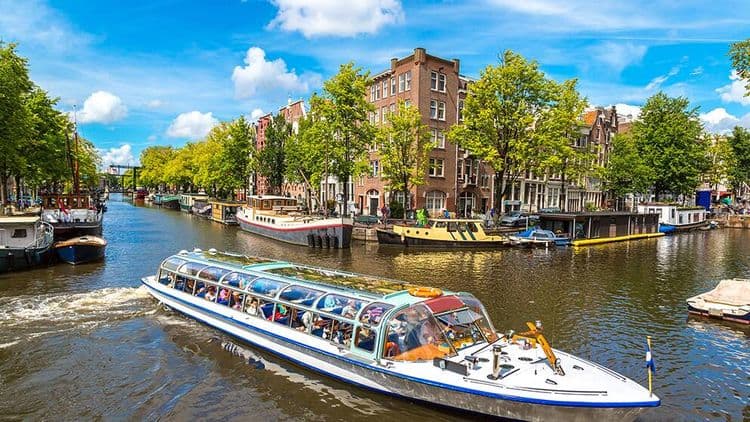 Crucero por el Canal Turismo
