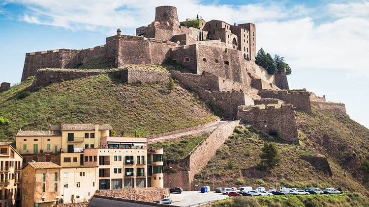 Cardona: Montaña de Sal y Castillo