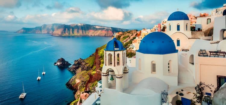 Discovery Family Oia Village & Swimming