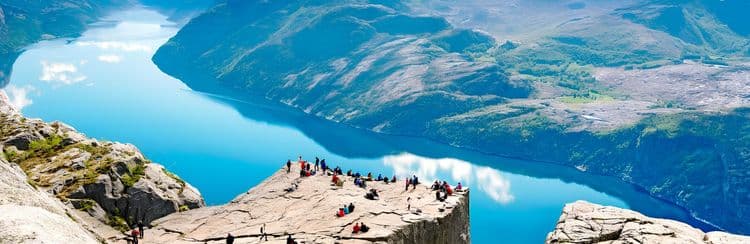 Lysefjord y la roca del púlpito en helicóptero