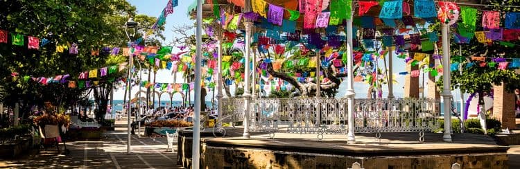 A Walk Through Puerto Vallarta & Elizabeth Taylor's Gringo Gulch