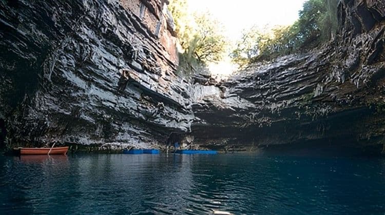 Cuevas de Drogarati y Cuevas Melissani