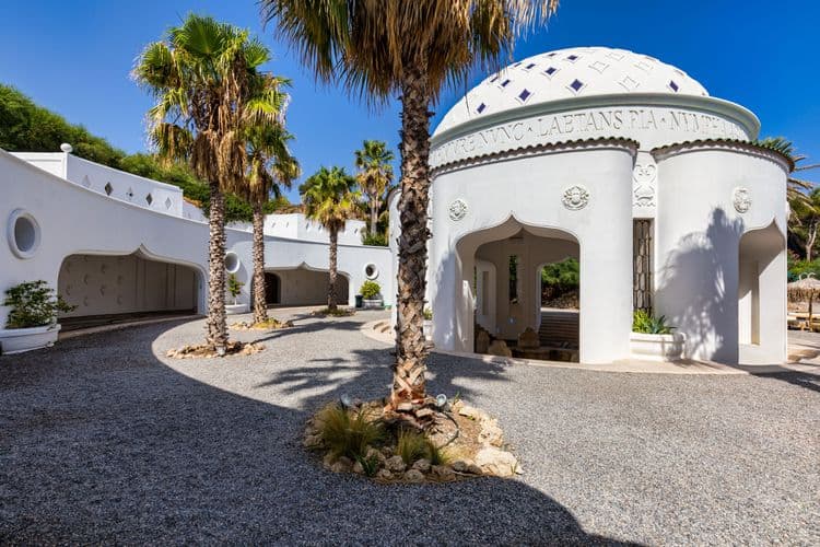 Relax at Kallithea Springs