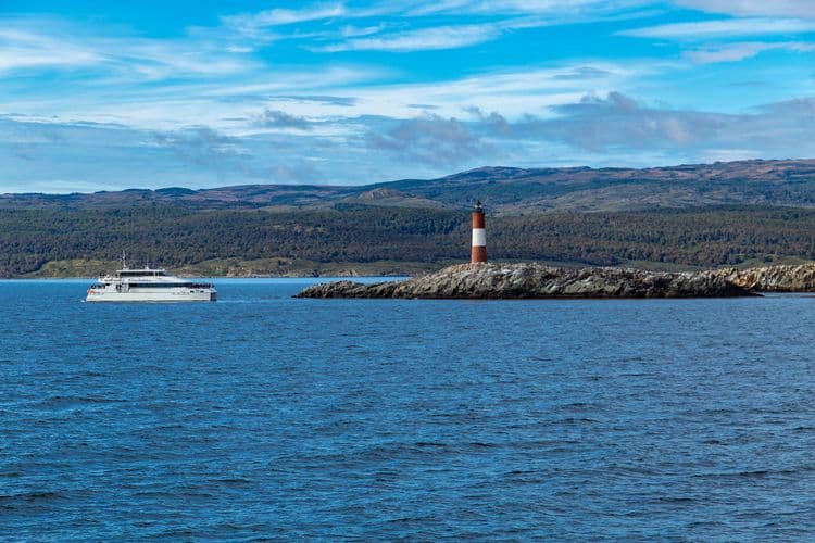 Beagle Channel by Catamaran & Magellan Penguin Rookery