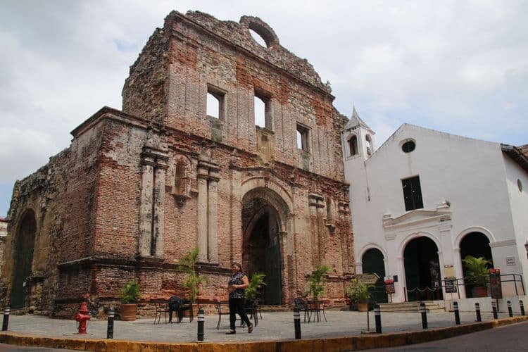 Scenic Drive & Walking Tour Of "Colonial Panama"