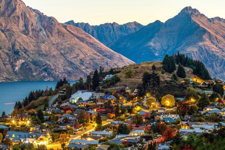 Fiordland, Queenstown & Dunedin Overland (Single Occupancy)