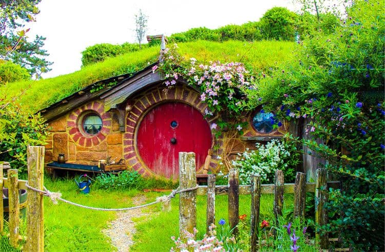 Hobbiton Movie Set