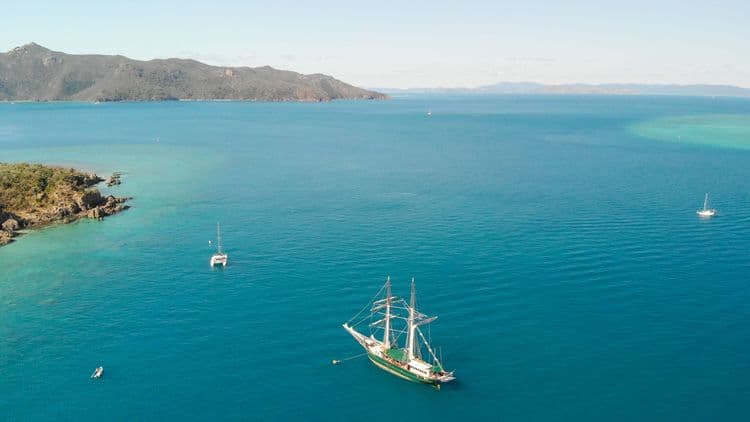 Yachting with a local in the Whitsundays