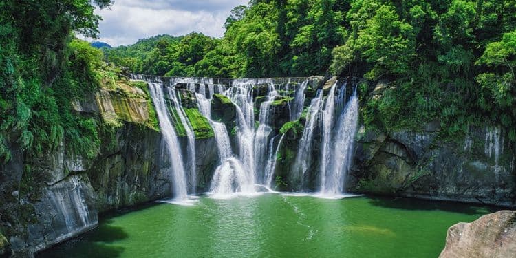 Shifen Waterfall & Sky Lantern Ceremony
