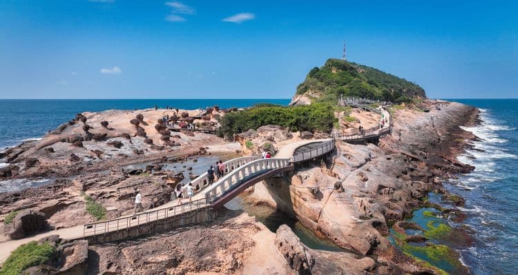 Keelung Highlights & The Natural Wonders of Yehliu Geopark