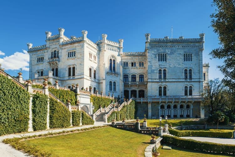 Castles, Gardens & Wines