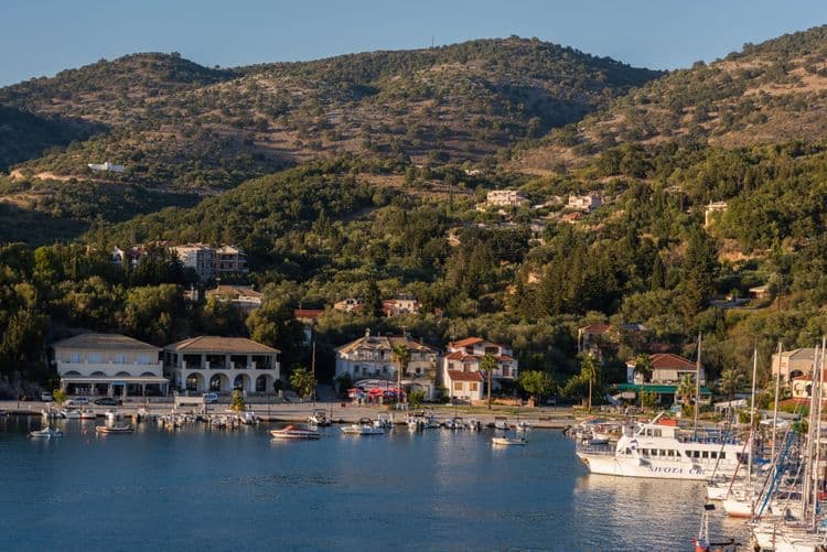 Puerto de Sivota, tras los pasos de Ulises